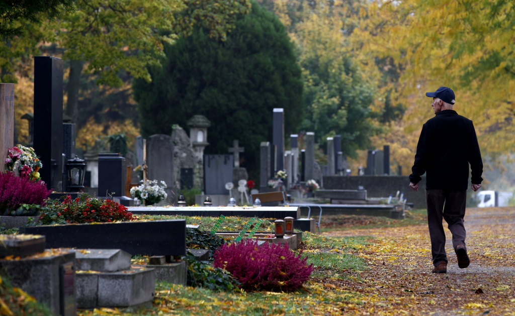 Nghĩa trang đẹp nhất Châu Âu vào mùa thu - Ảnh 3