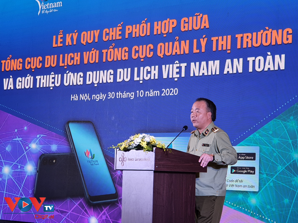 Tổng cục Du lịch tăng cường hợp tác với Tổng cục Quản lý thị trường để đảm bảo quyền lợi khách du lịch - Ảnh 2.