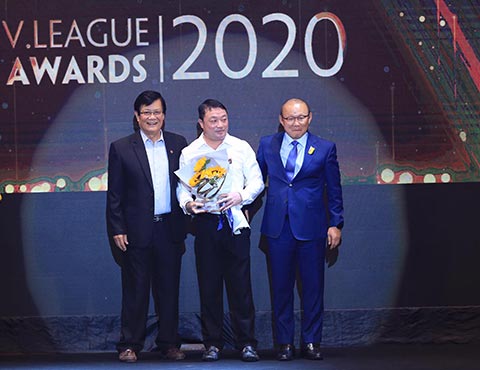 Văn Quyết, HLV Việt Hoàng đoạt danh hiệu xuất sắc nhất mùa giải 2020 - Ảnh 3.