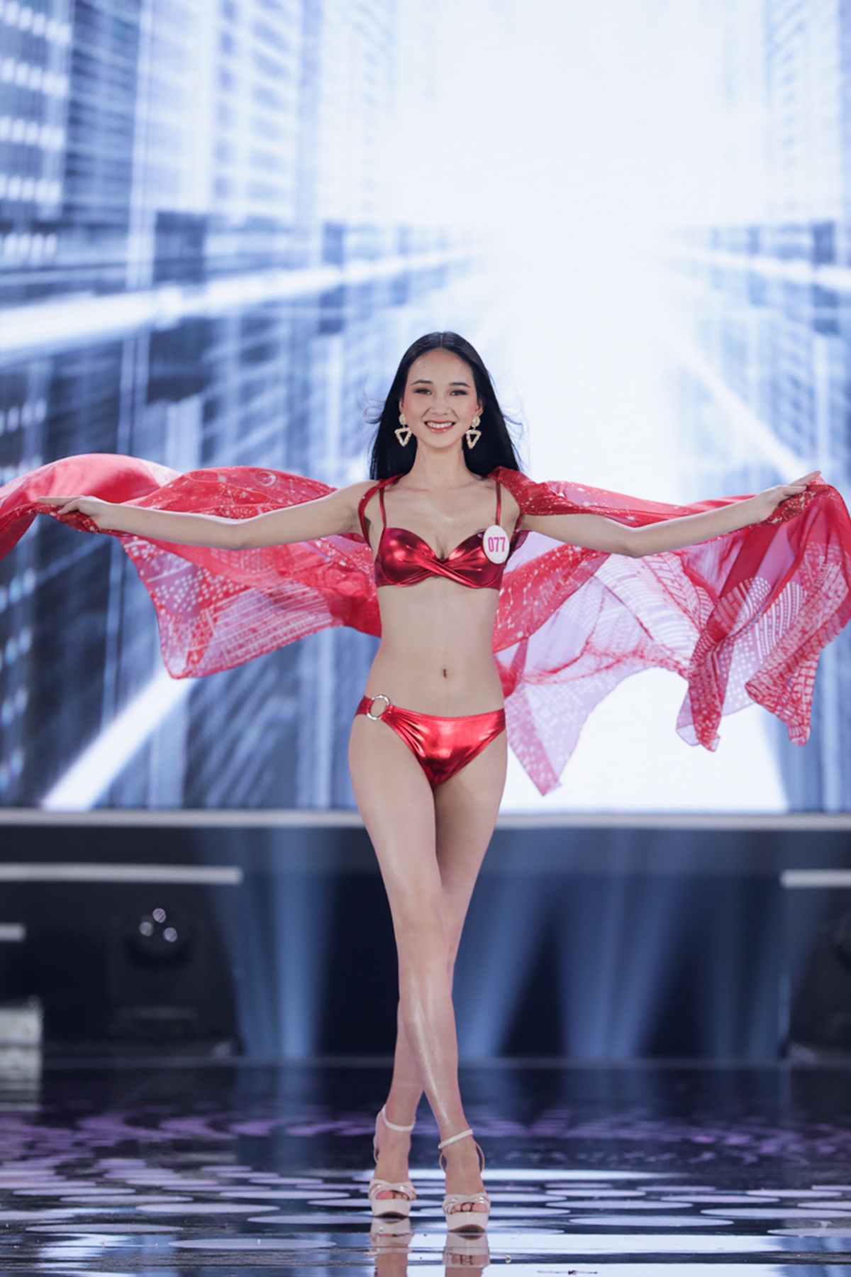 Xem lại phần thi bikini &quot;nóng bỏng&quot; của Top 22 Hoa hậu Việt Nam 2020 - Ảnh 5.