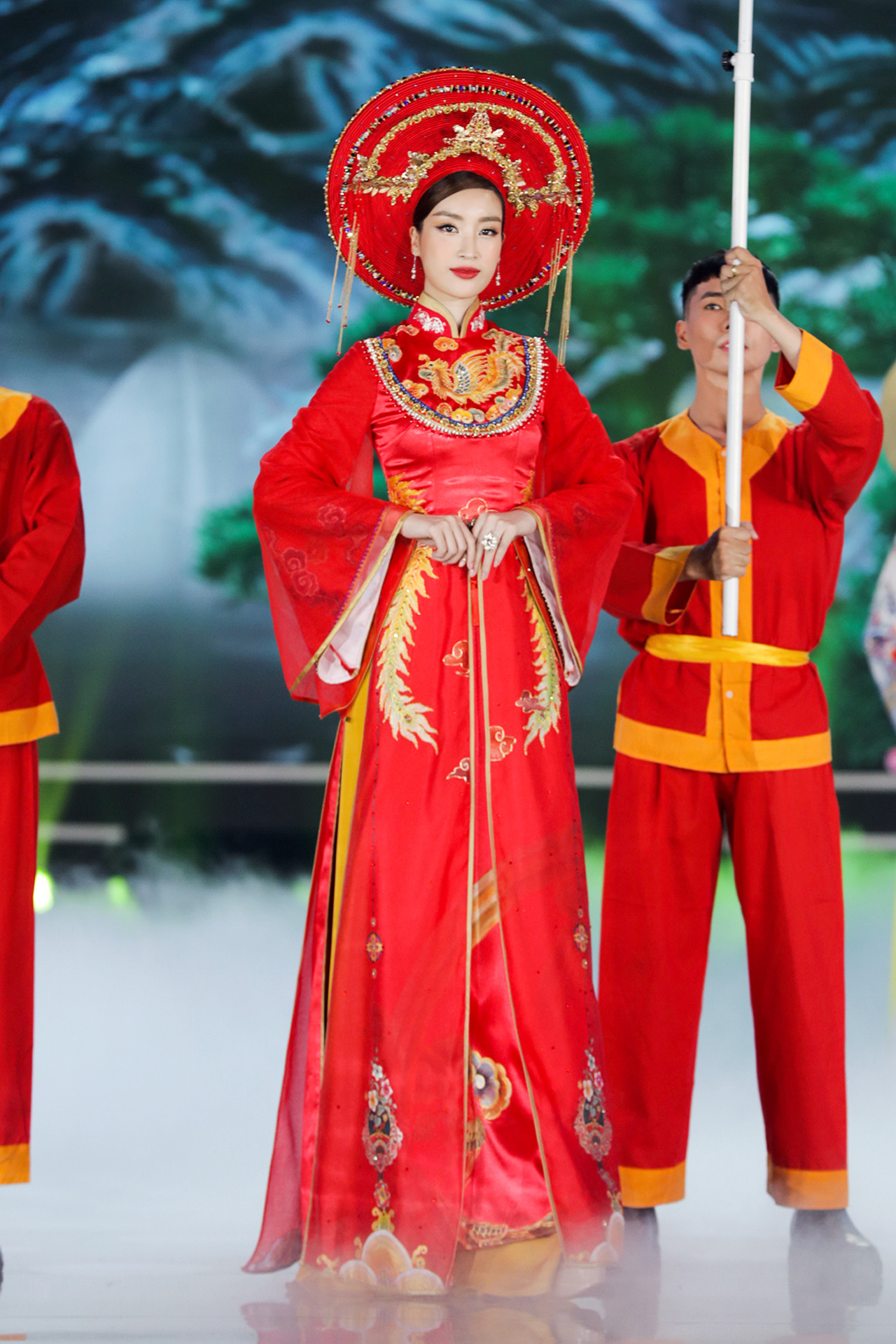 Người đẹp Đỗ Thị Hà đăng quang Hoa hậu Việt Nam 2020 - Ảnh 3.