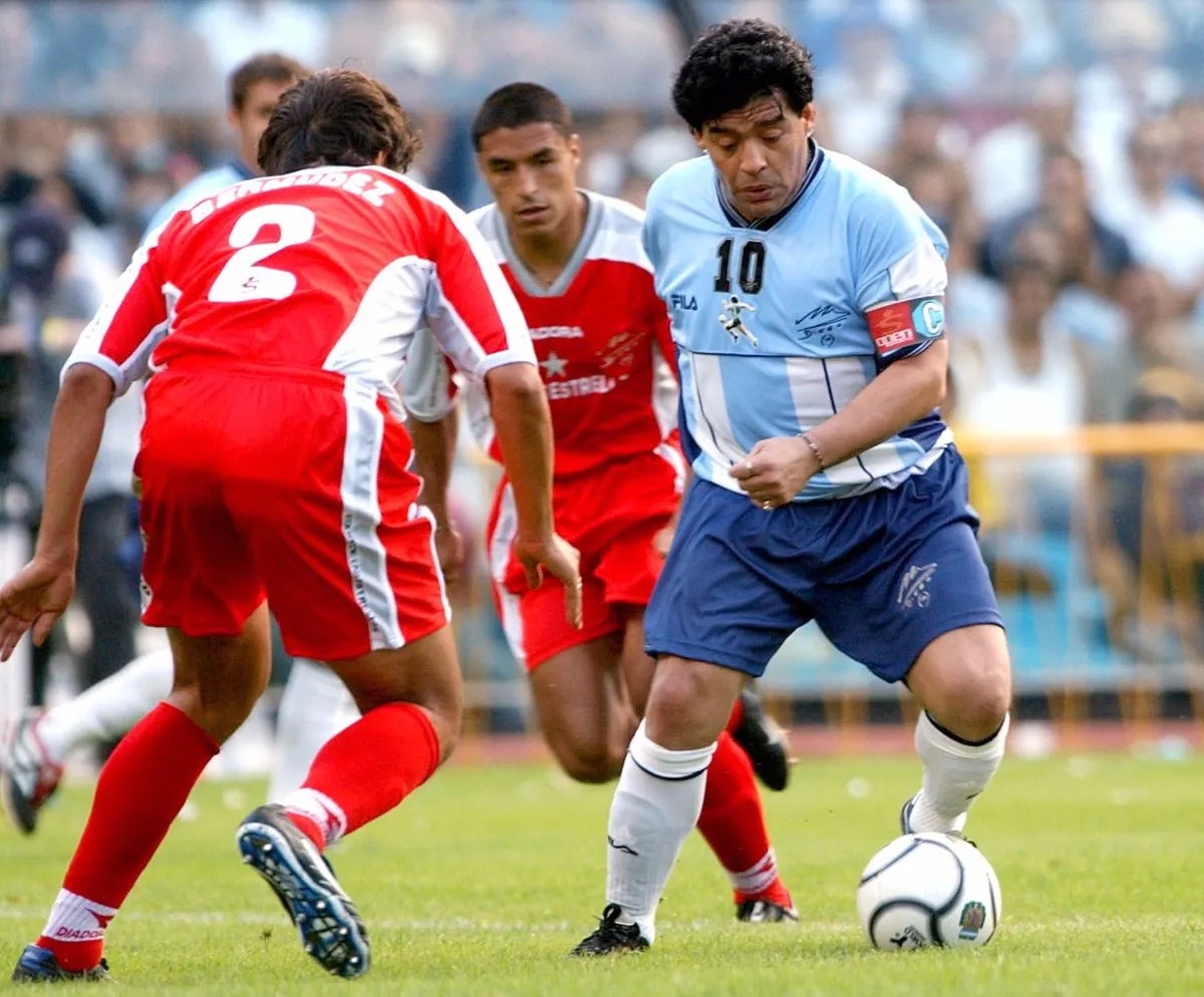 Những khoảnh khắc đáng nhớ trong sự nghiệp của Diego Maradona - Ảnh 10.