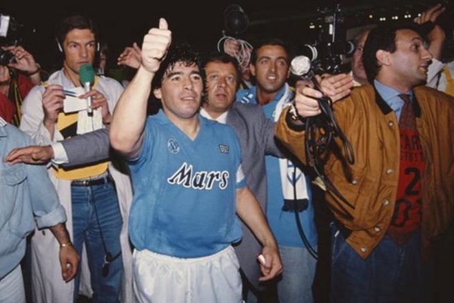 Những khoảnh khắc đáng nhớ trong sự nghiệp của Diego Maradona - Ảnh 6.
