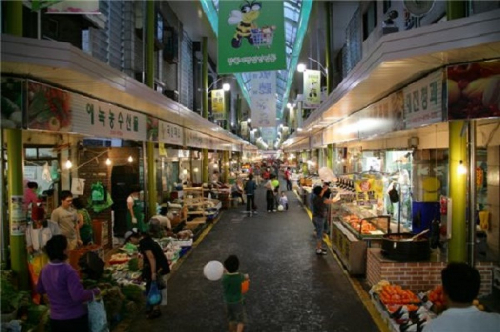 10 khu chợ truyền thống đáng ghé thăm nhất ở Hàn Quốc - Ảnh 2.