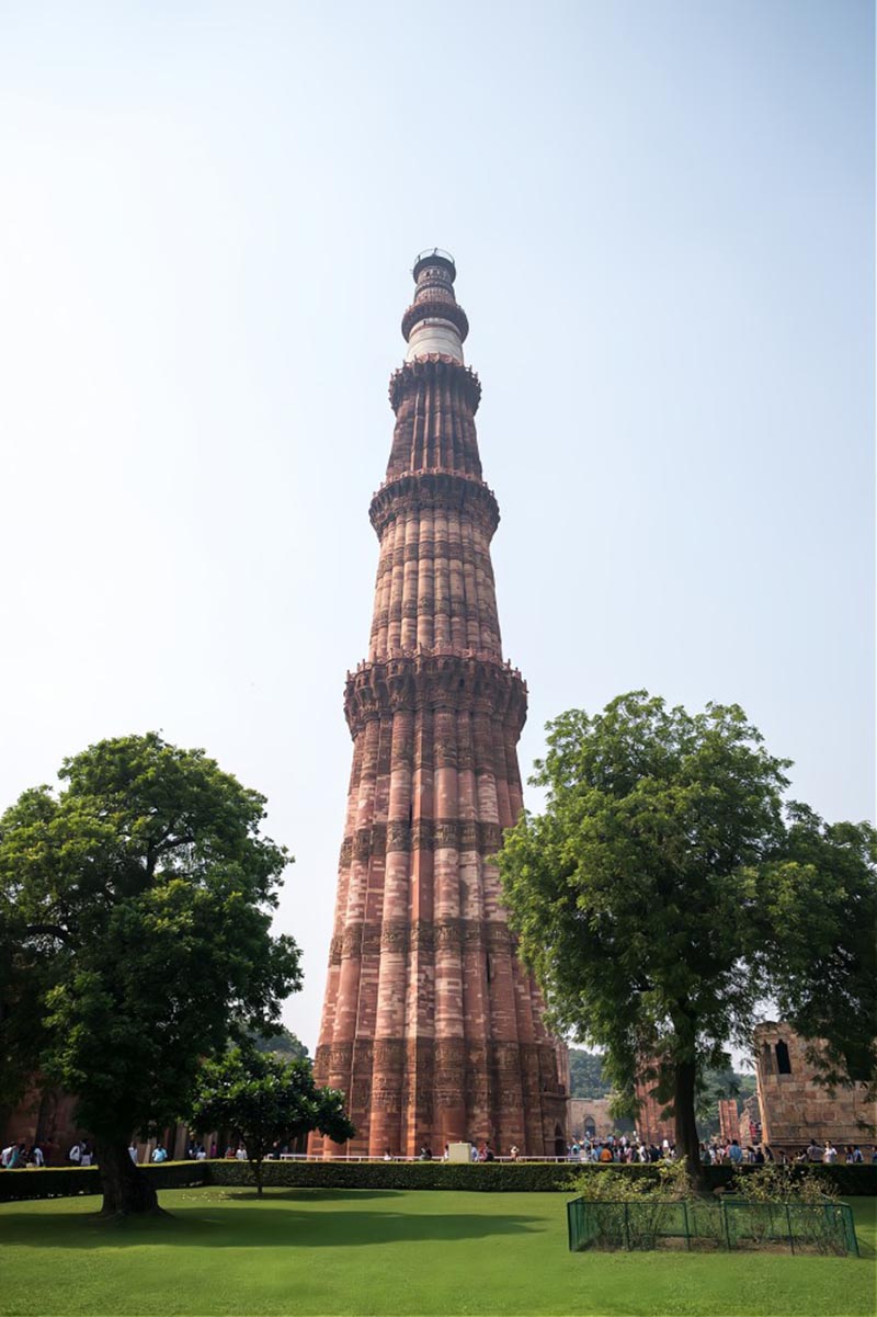 Tòa tháp bằng gạch cao nhất thế giới giống hệt ống khói, được người Ấn Độ tôn sùng như vật báu - Ảnh 3.