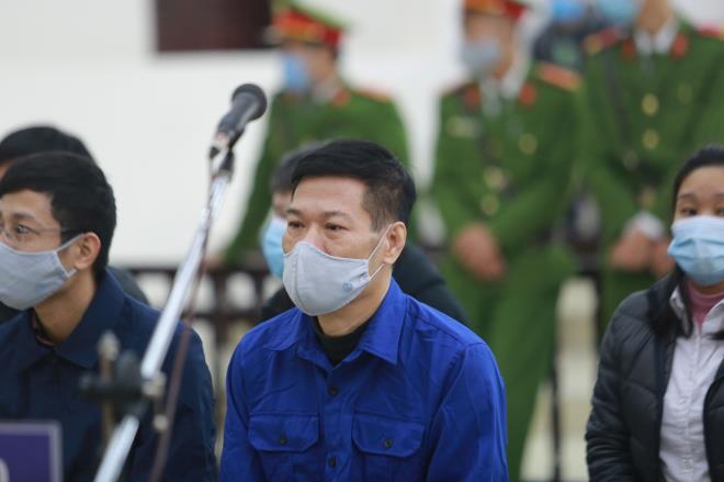 Cựu Giám đốc CDC Hà Nội bị đề nghị mức án 11 năm tù - Ảnh 1.