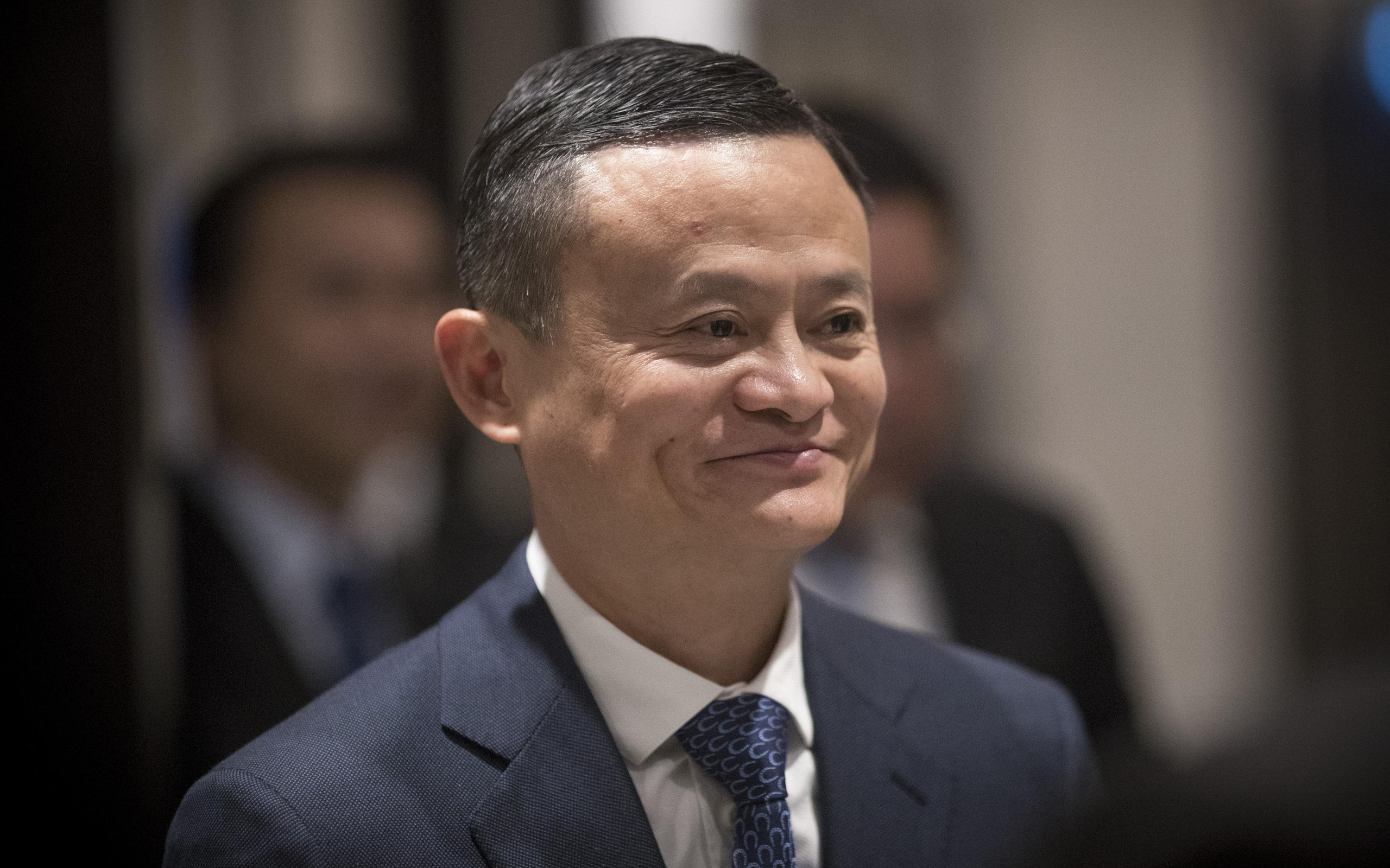 Jack Ma dự báo 6 ngành nghề sắp &quot;bốc hơi&quot; trong một ngày không xa, đọc ngay để tương lai không lo thất nghiệp - Ảnh 1.