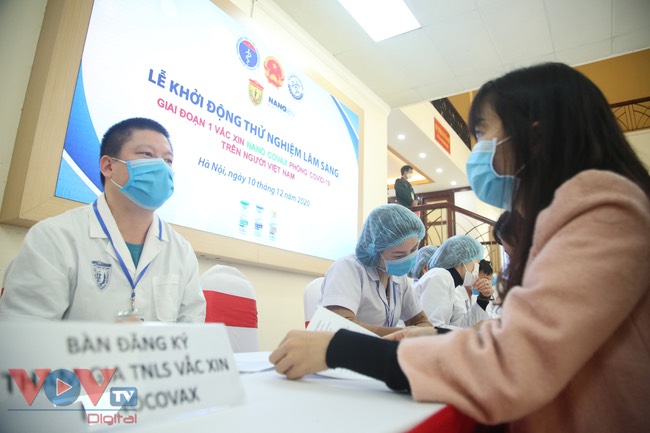 Sáng nay tiêm thử nghiệm vaccine Covid-19 đầu tiên tại Việt Nam - Ảnh 1.