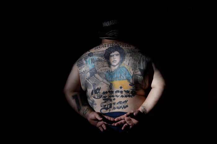 Xăm hình Maradona để tưởng niệm - Ảnh 2.