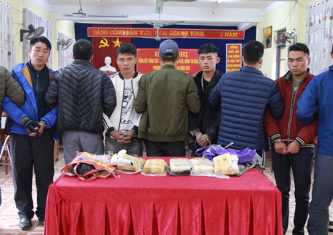 Lào Cai bắt nhóm đối tượng vận chuyển 30 nghìn viên ma túy tổng hợp - Ảnh 1.