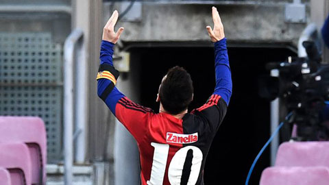Messi bị phạt 600 euro vì tri ân Maradona - Ảnh 1.