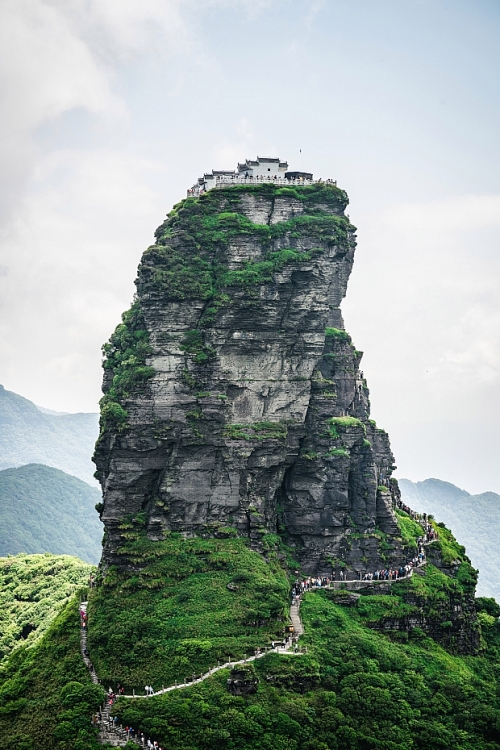 Ngôi chùa nhỏ trên đỉnh núi Fanjing linh thiêng của Trung Quốc - Ảnh 5.