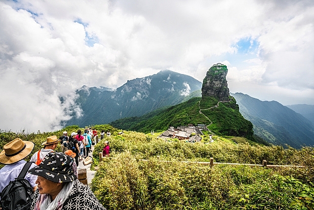 Ngôi chùa nhỏ trên đỉnh núi Fanjing linh thiêng của Trung Quốc - Ảnh 8.