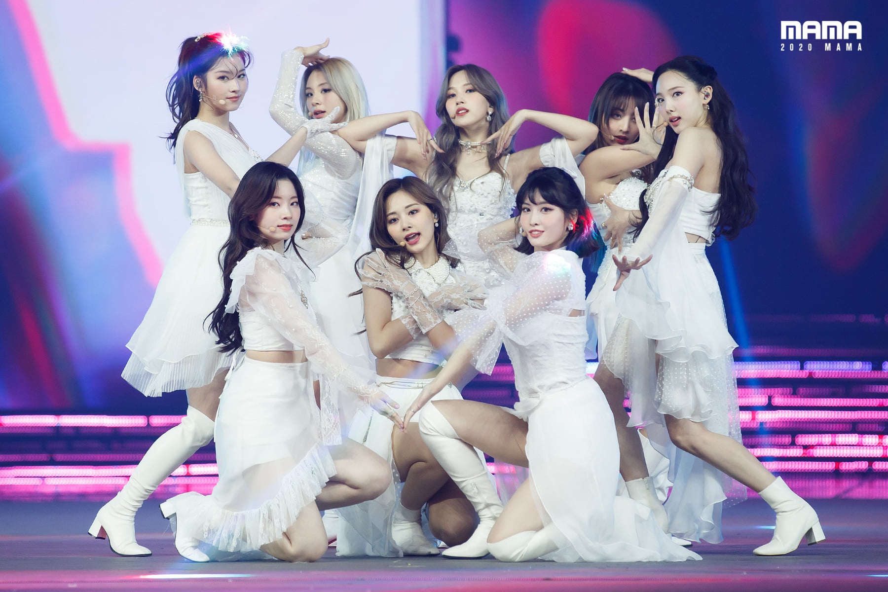 TWICE được tìm kiếm sau tiết mục ở MAMA 2020 - Ảnh 2.