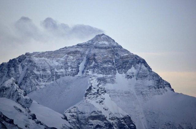 Nepal sắp cập nhật chiều cao của đỉnh Everest - Ảnh 1.