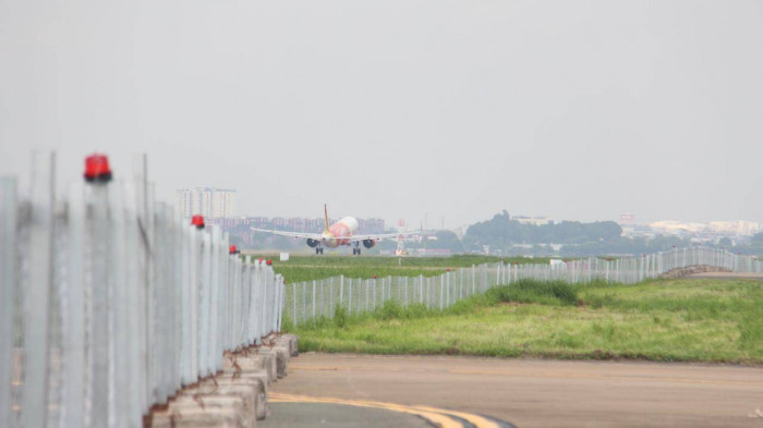 Toàn cảnh “thần tốc” nâng cấp đường băng Tân Sơn Nhất, Nội Bài - Ảnh 3.