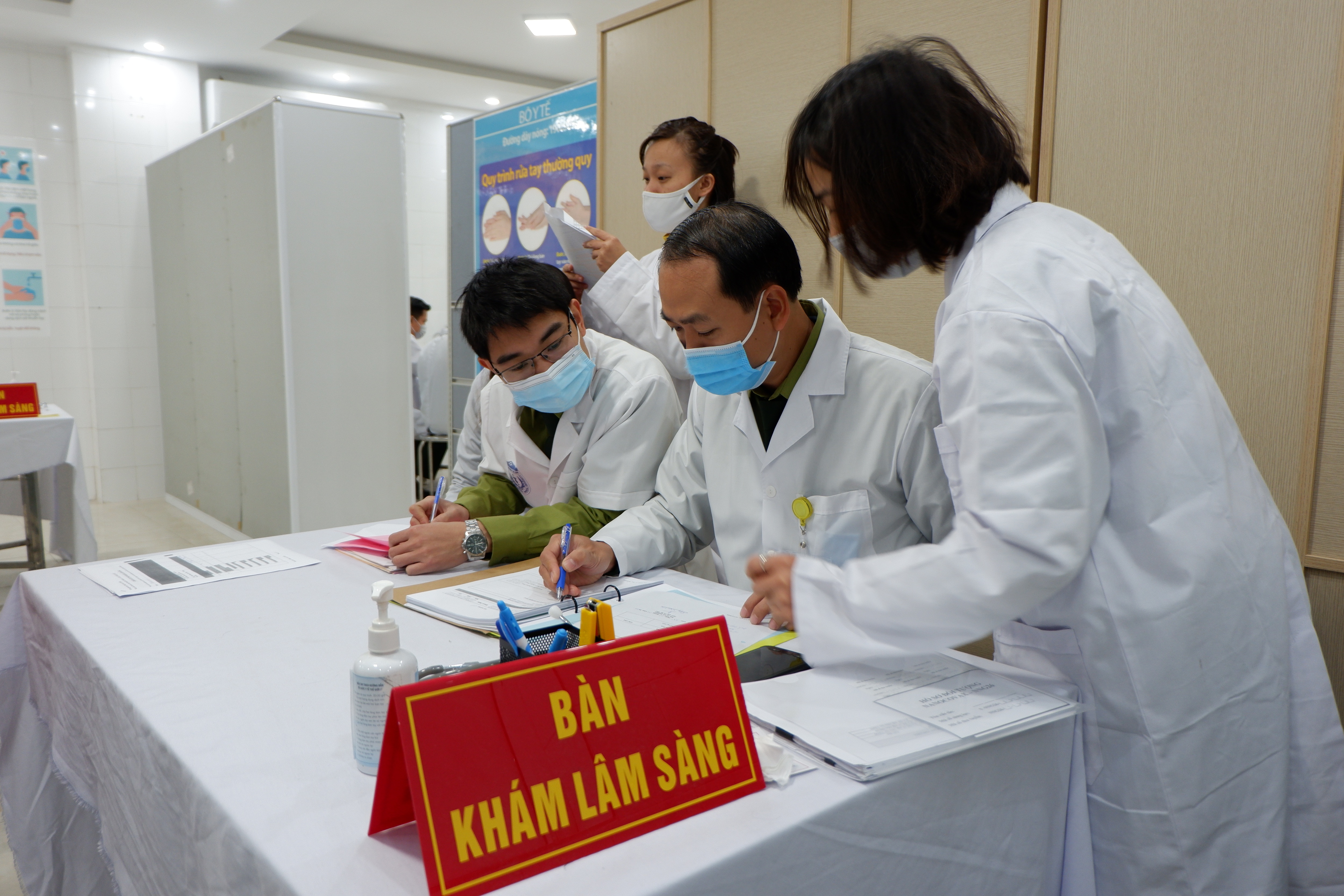 Ai là người đầu tiên được tiêm liều cao nhất vaccine Covid-19 của Việt Nam? - Ảnh 5.