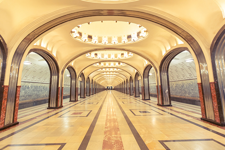 Khám phá nét đẹp tráng lệ của nhà ga metro ở Moskva - Ảnh 1.