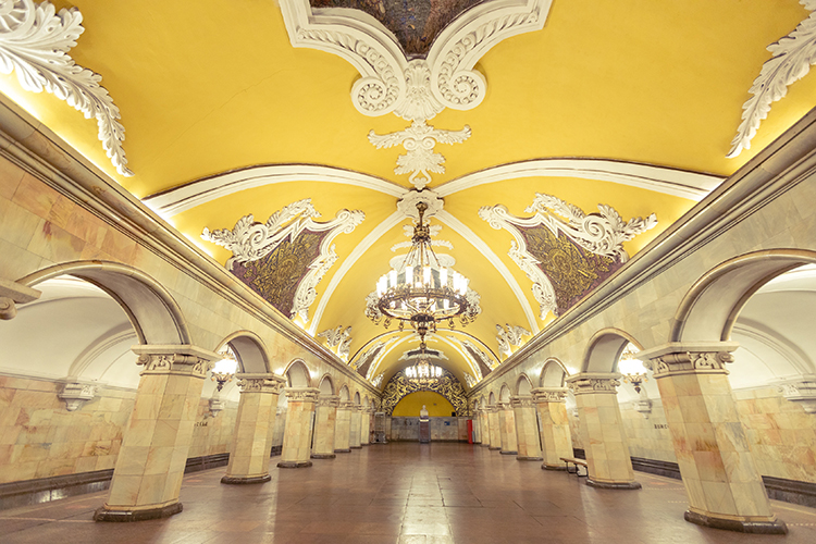 Khám phá nét đẹp tráng lệ của nhà ga metro ở Moskva - Ảnh 3.