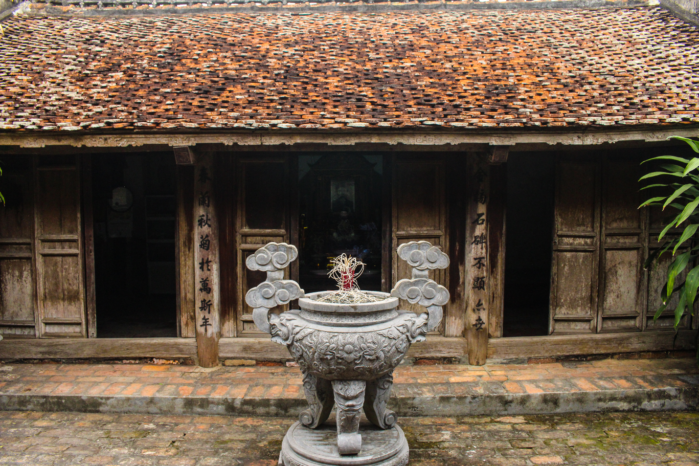 Nhà gỗ chứa nhiều cổ vật quý của nhà thơ Nguyễn Khuyến ở Hà Nam
