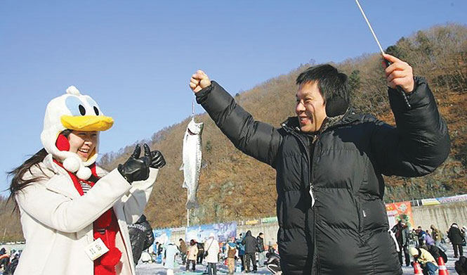 Tận hưởng mùa đông ở Hwacheon - Ảnh 1.