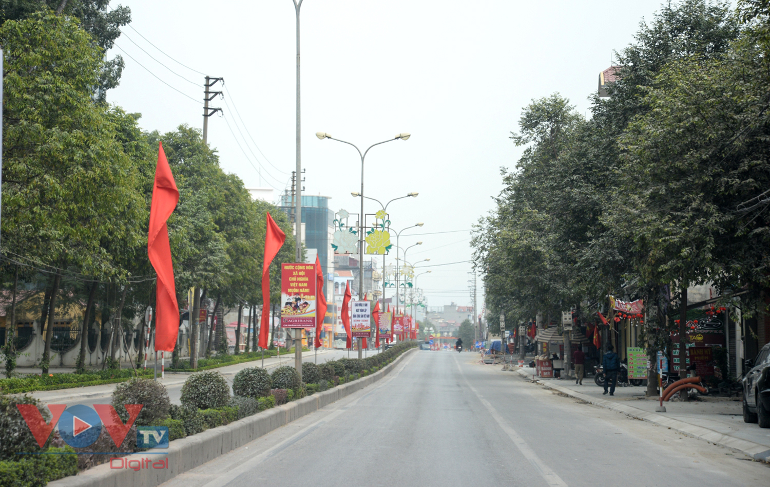 Thành phố Chí Linh vắng vẻ trong vòng phong tỏa - Ảnh 3.