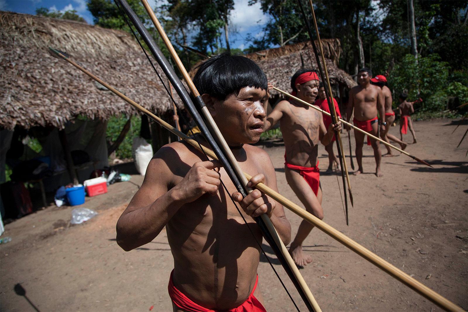 Những tập tục kỳ lạ của bộ tộc sống biệt lập trong rừng sâu Amazon - Ảnh 3.