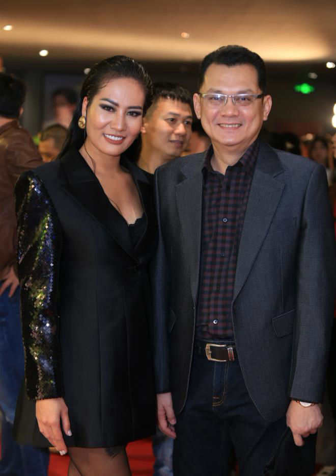 Hoa hậu Đỗ Mỹ Linh khoe vai trần, đọ sắc với Châu Bùi - Ảnh 6.