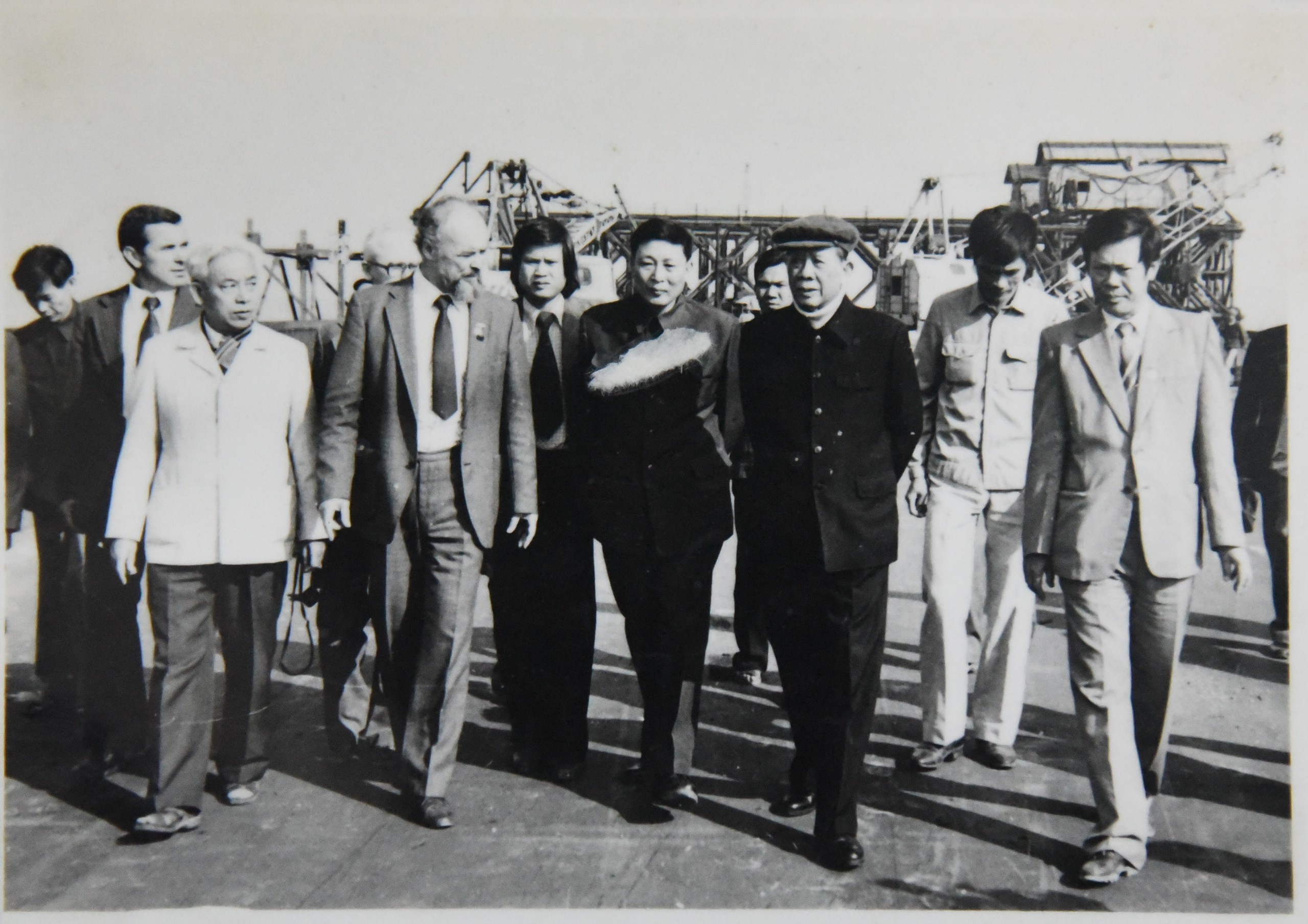 Liên Xô giúp Việt Nam xây cầu Thăng Long như thế nào? - Ảnh 7.