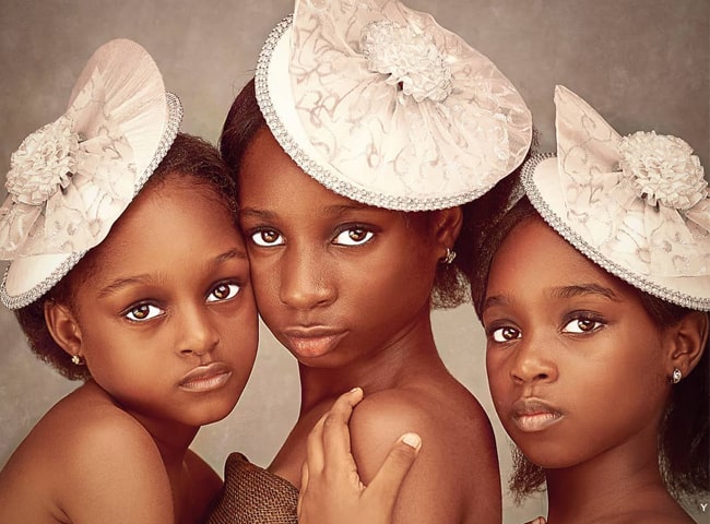 Cô bé châu Phi đẹp nhất thế giới thay đổi sau 2 năm, nhìn mẹ mới hiểu: Là di truyền - Ảnh 5.