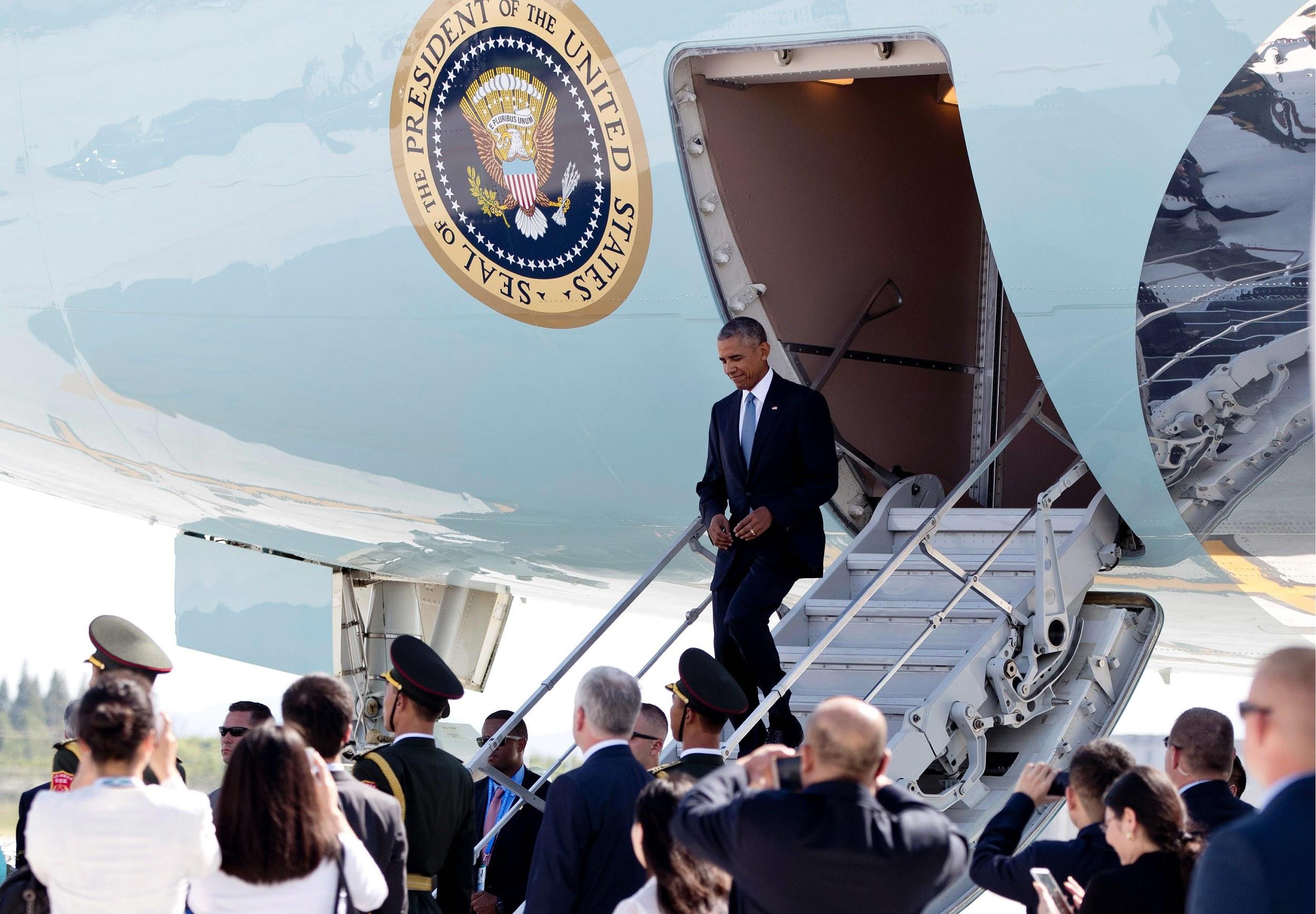 Cận cảnh tấm hộ chiếu nhiều đặc quyền của các Tổng thống Mỹ - Ảnh 2.