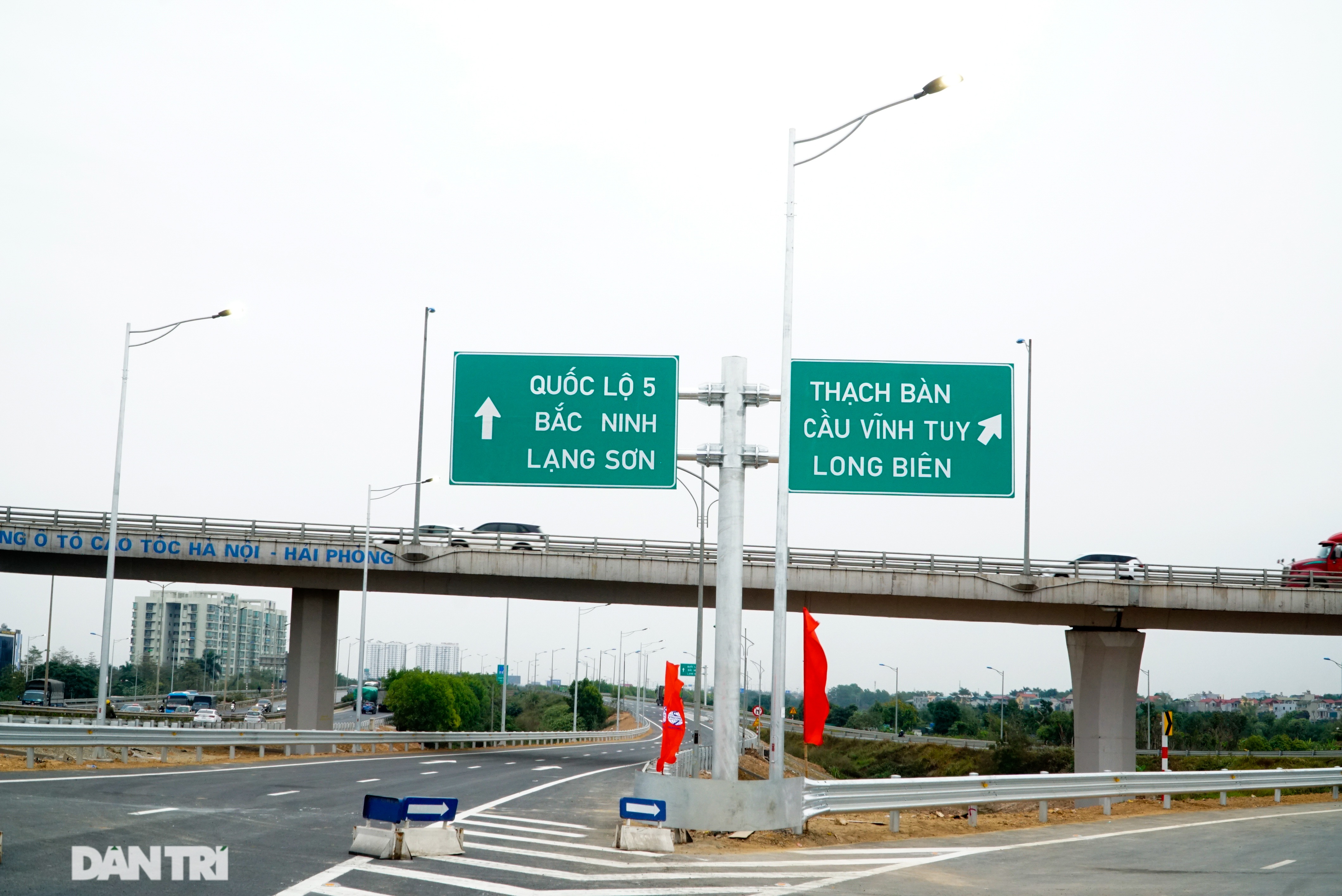 Thông xe nút giao 400 tỷ đồng nối cao tốc Hà Nội - Hải Phòng với Vành đai 3 - Ảnh 10.