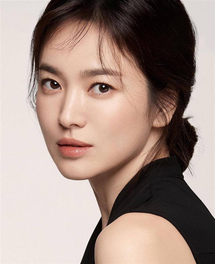 Đóng phim cùng trai trẻ, Song Hye Kyo bị nhắc nhở: 'Đừng dụ cậu ấy vào tròng' - Ảnh 4.