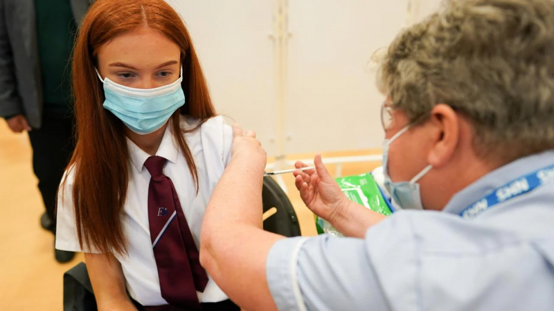 Australia: Gần 60% trẻ em từ 12 đến 15 tuổi đã tiêm 1 mũi vaccine ngừa Covid-19 - Ảnh 1.