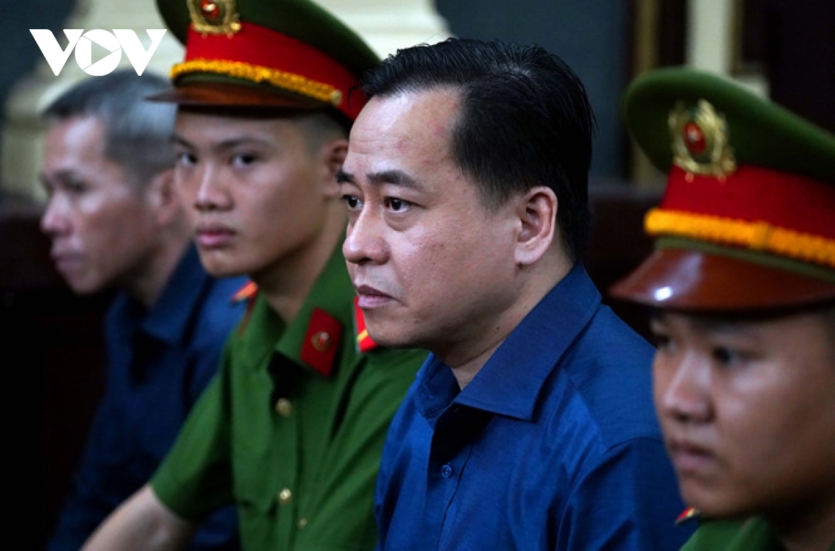 Ông Nguyễn Duy Linh sắp bị xét xử vì cáo buộc nhận hối lộ từ Phan Văn Anh Vũ - Ảnh 1.