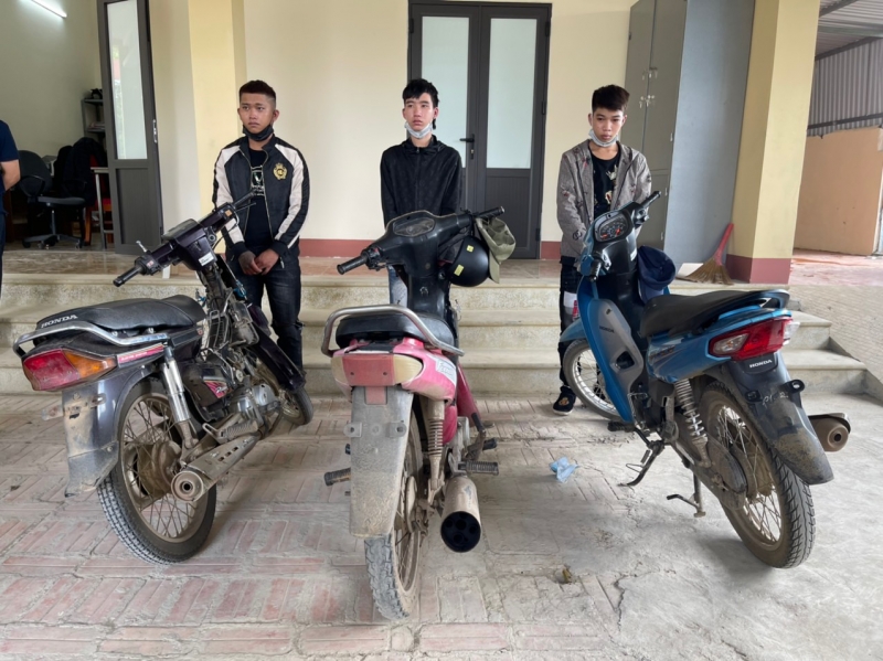 Bắt giữ nhóm thanh, thiếu niên ở 3 tỉnh lên Sơn La trộm cắp xe máy - Ảnh 1.