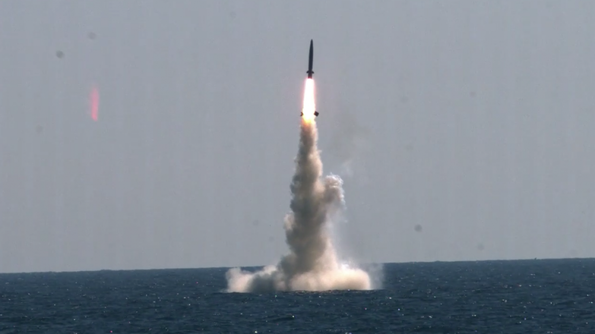Giải mã lý do Triều Tiên liên tiếp phóng tên lửa thời gian gần đây - Ảnh 1.