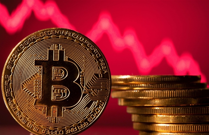 Giá Bitcoin ngày 27/10: Bitcoin đứt mạch tăng, thị trường thành chảo lửa - Ảnh 1.