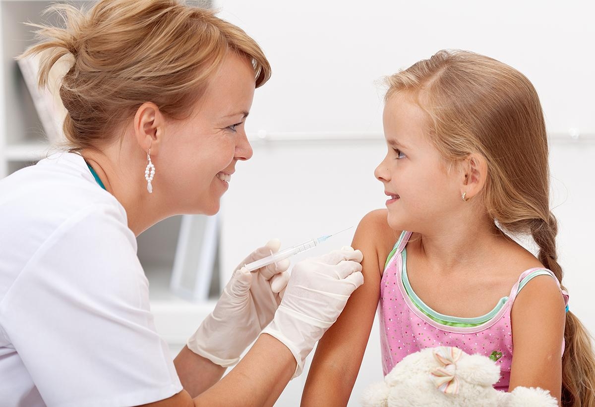 Lưu ý khi tiêm vaccine COVID-19 cho trẻ - Ảnh 1.