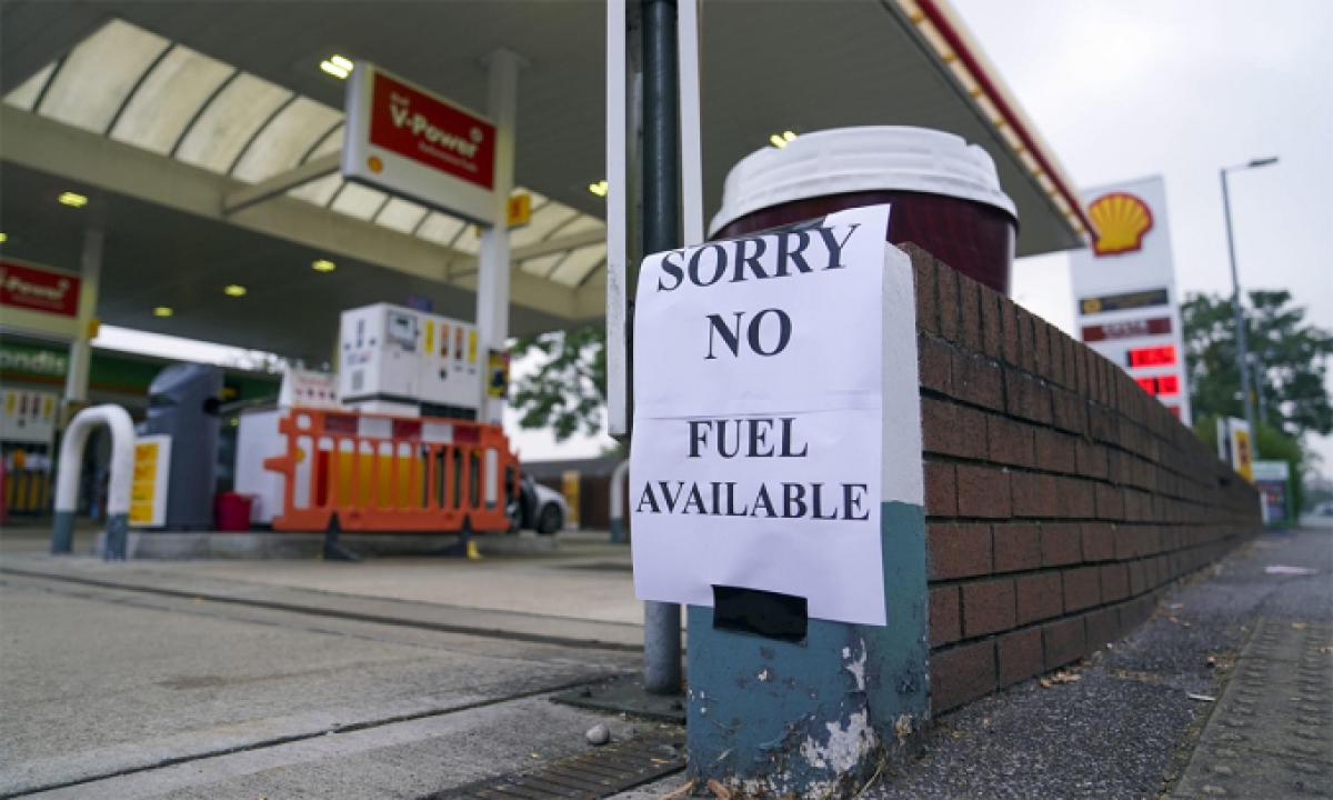 Tình trạng khủng hoảng nhiên liệu ở Anh là do nhu cầu tăng - Ảnh 1.