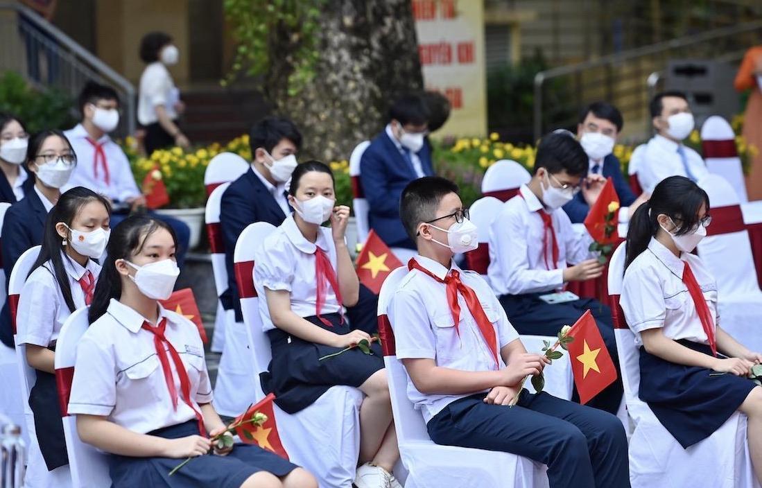 100% giáo viên Hà Nội phải tiêm vaccine COVID-19 trước khi học sinh đi học lại - Ảnh 1.