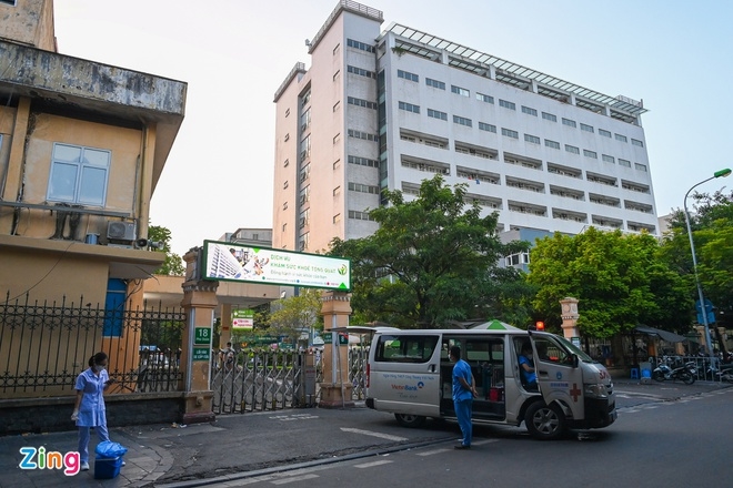 Bộ Y tế đề nghị các địa phương nhận người bệnh từ Bệnh viện Việt Đức - Ảnh 1.