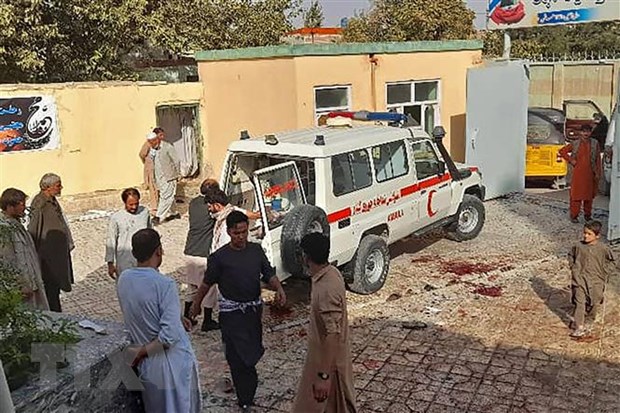 Tổ chức IS thừa nhận gây ra vụ đánh bom đẫm máu ở Afghanistan - Ảnh 1.