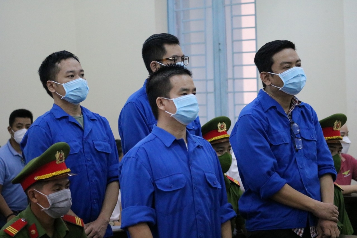 Trương Châu Hữu Danh và 4 bị cáo nhóm 'Báo Sạch' xin giảm nhẹ hình phạt - Ảnh 1.