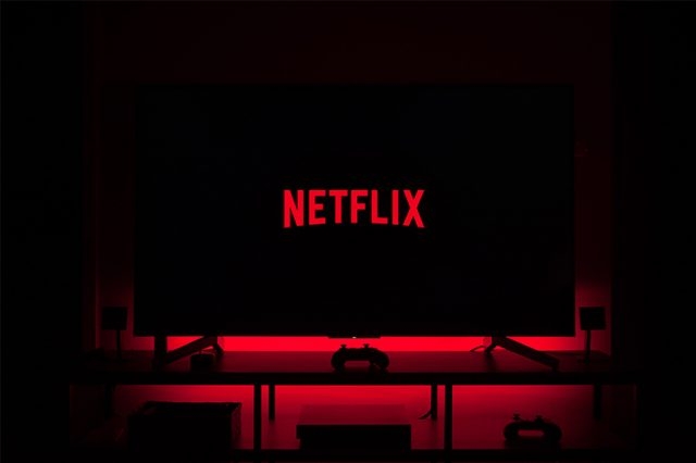 Sau Việt Nam, Netflix gỡ phim có đường lưỡi bò khỏi dịch vụ ở Philippines - Ảnh 1.