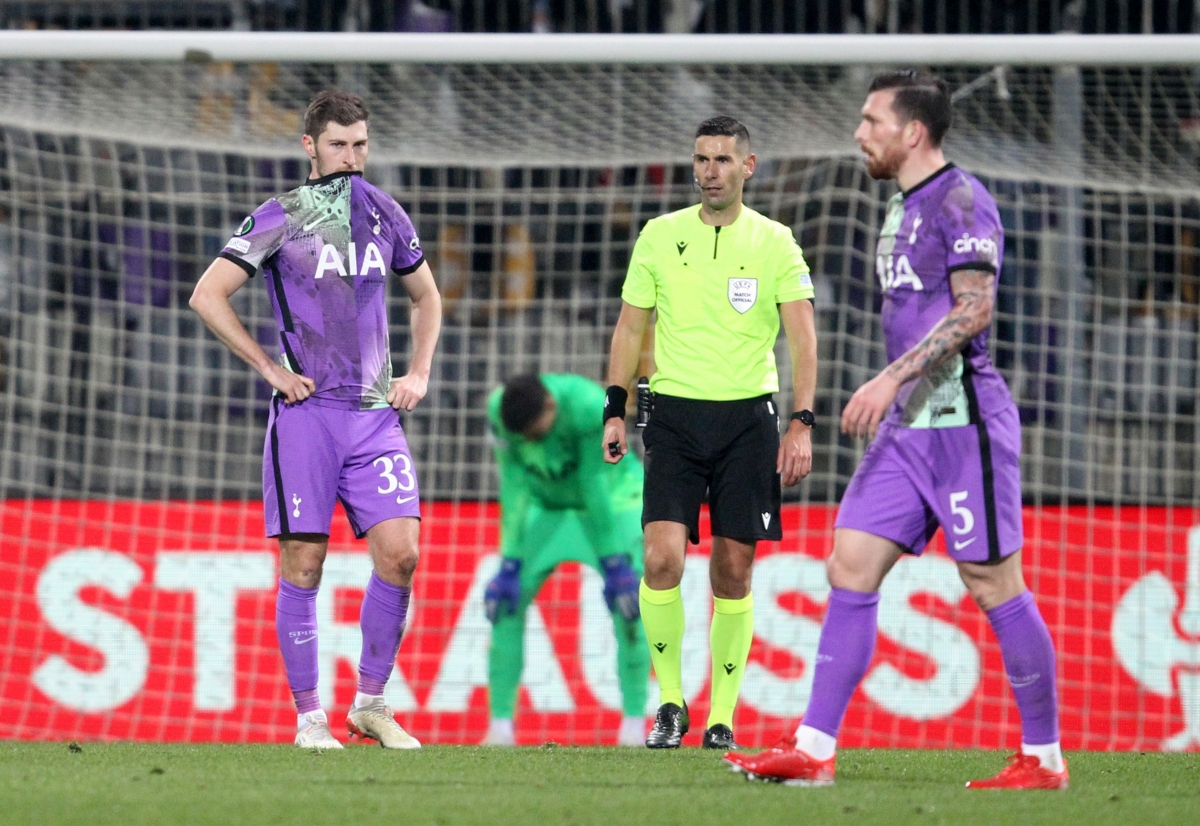Conference League: Tottenham thua sốc, AS Roma giành vé đi tiếp - Ảnh 1.