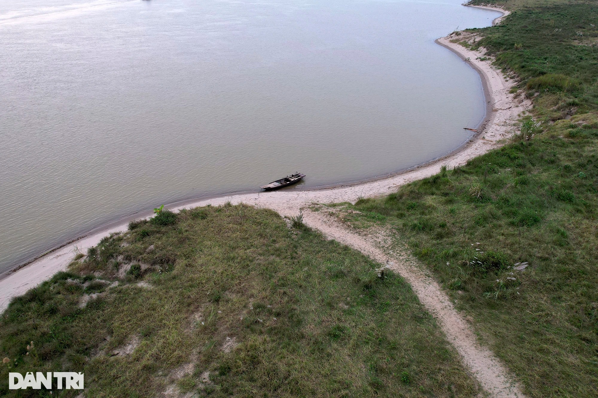 Những bãi bồi sông Hồng hoang sơ vắng dấu chân người ở Hà Nội - Ảnh 7.