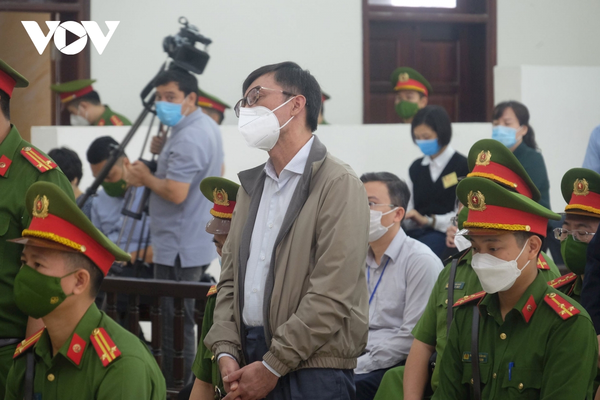 Bị cáo Nguyễn Duy Linh bất ngờ thay đổi lời khai, xin trả lại 5 tỷ đồng - Ảnh 1.