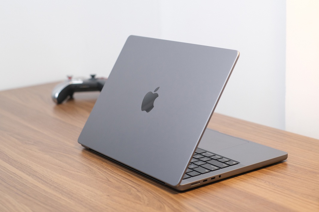 Cận cảnh MacBook Pro 'tai thỏ' tại Việt Nam, giá hơn 50 triệu đồng - Ảnh 9.