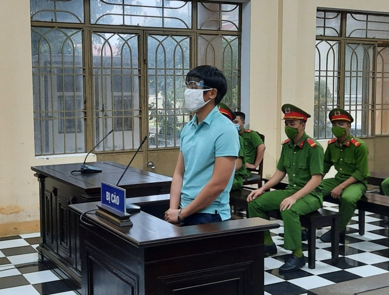 Quảng Nam: Lừa đảo hơn 20 tỷ đồng, chuyên viên ngân hàng lãnh án 9 năm tù - Ảnh 1.